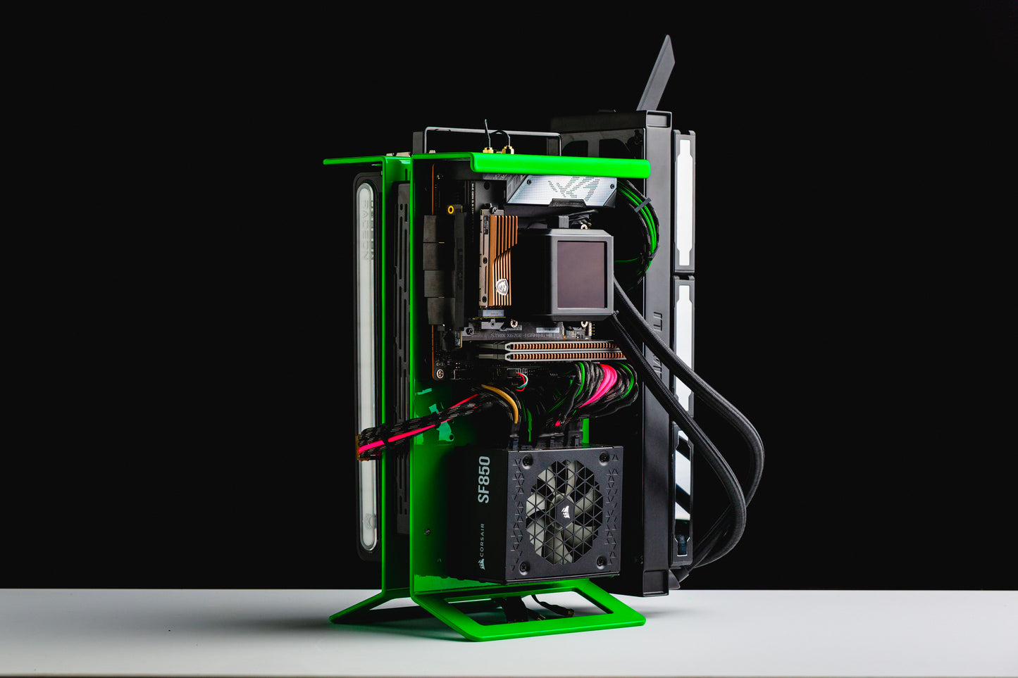 NIMBUS #001 - GREEN MACHINE - SFF - 9800x3D / 7900 XTX 24GB / 64GB / 4TB