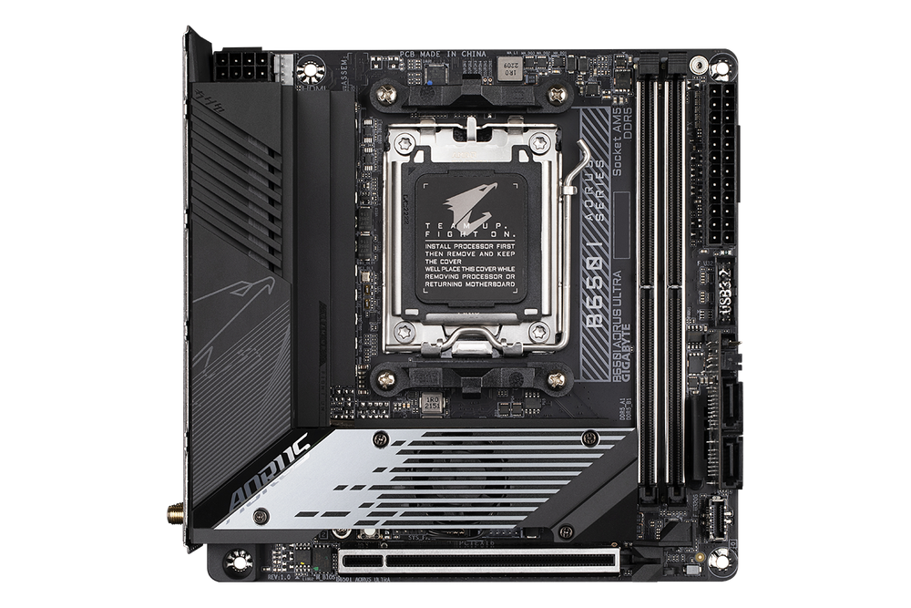 Gigabyte B650I AORUS ULTRA — 1