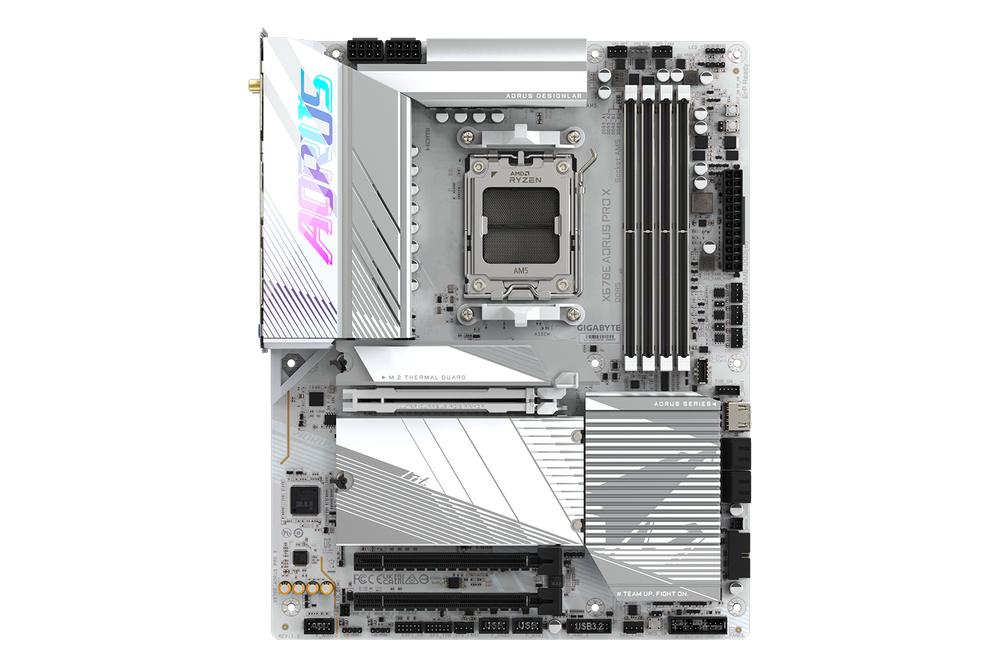 Gigabyte X670E AORUS PRO X — 1