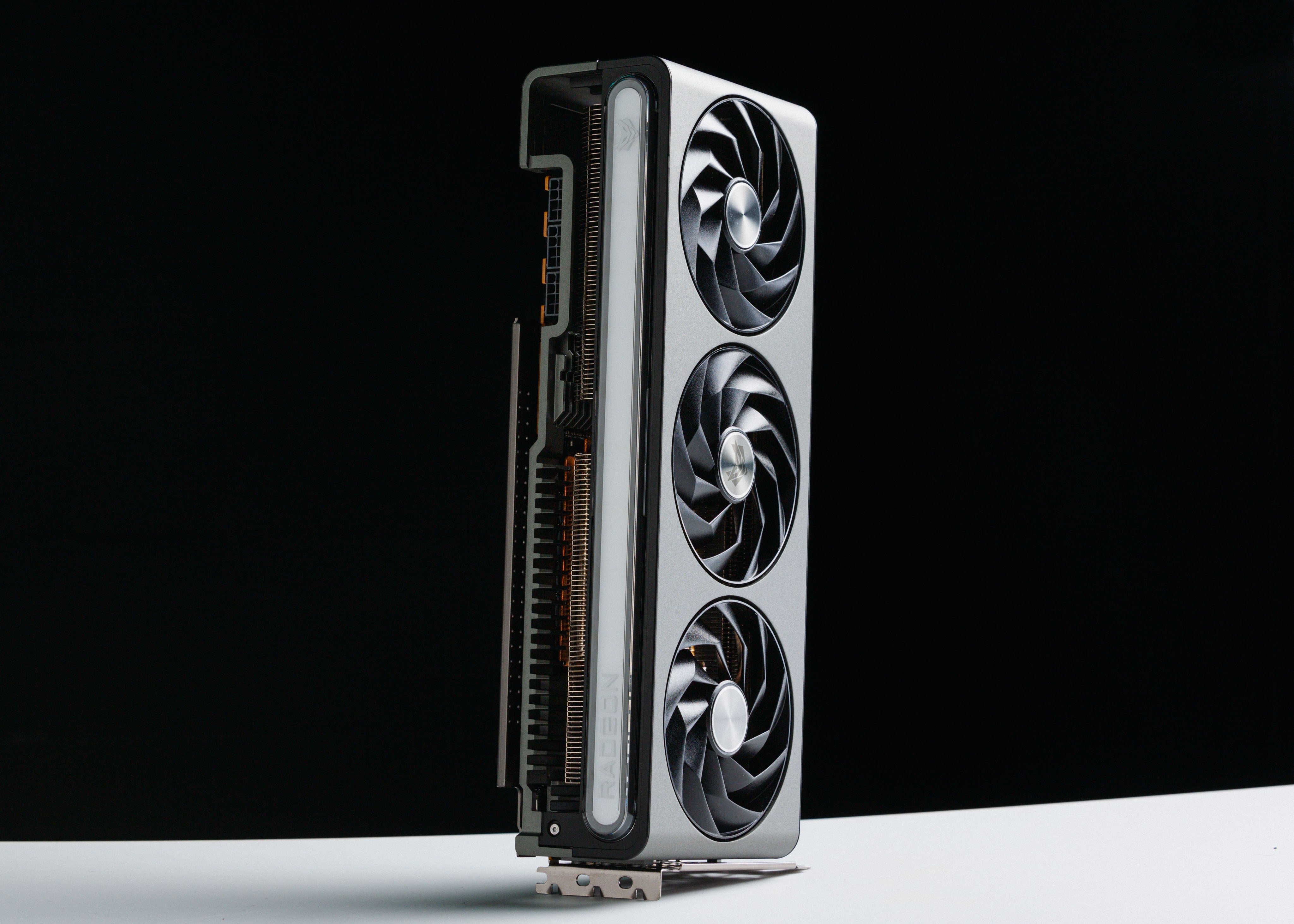 サファイア NITRO+ Radeon RX 7900 XTX 24GB Sapphire Technology AMD Radeon RX 7900 XTX Nitro Plus Vapor