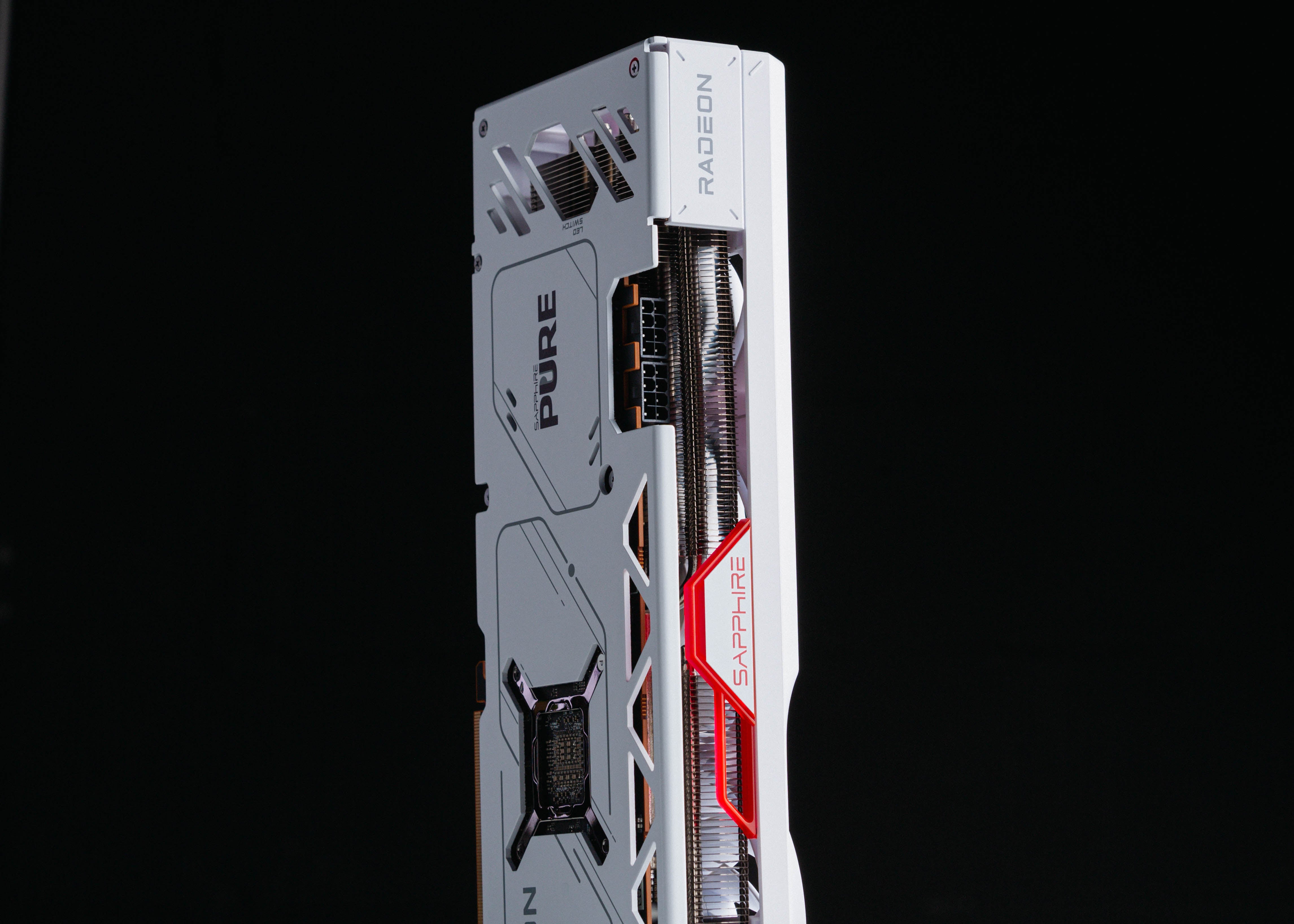 SAPPHIRE PURE AMD Radeon RX 7800 XT 16GB GDDR6 (11330-03) – NIMBUS