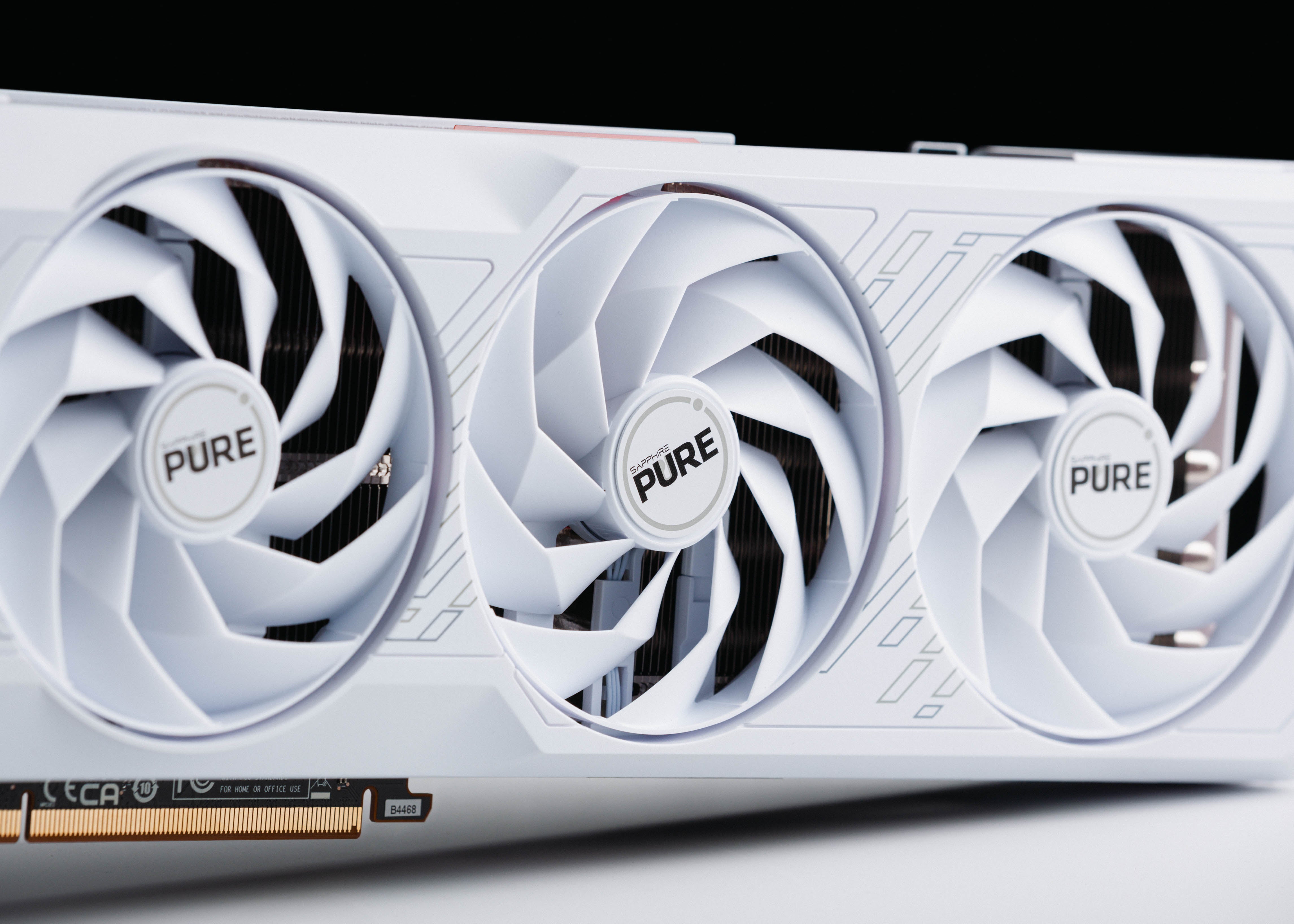 SAPPHIRE PURE AMD Radeon RX 7800 XT 16GB GDDR6 (11330-03) – NIMBUS