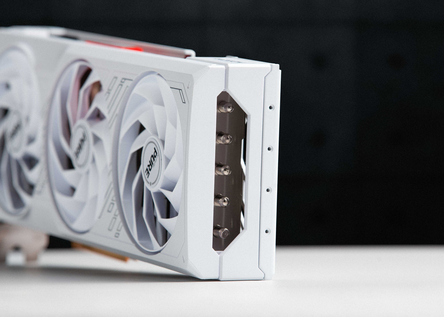 SAPPHIRE PURE AMD Radeon RX 7700 XT 12GB GDDR6 (11335-03)