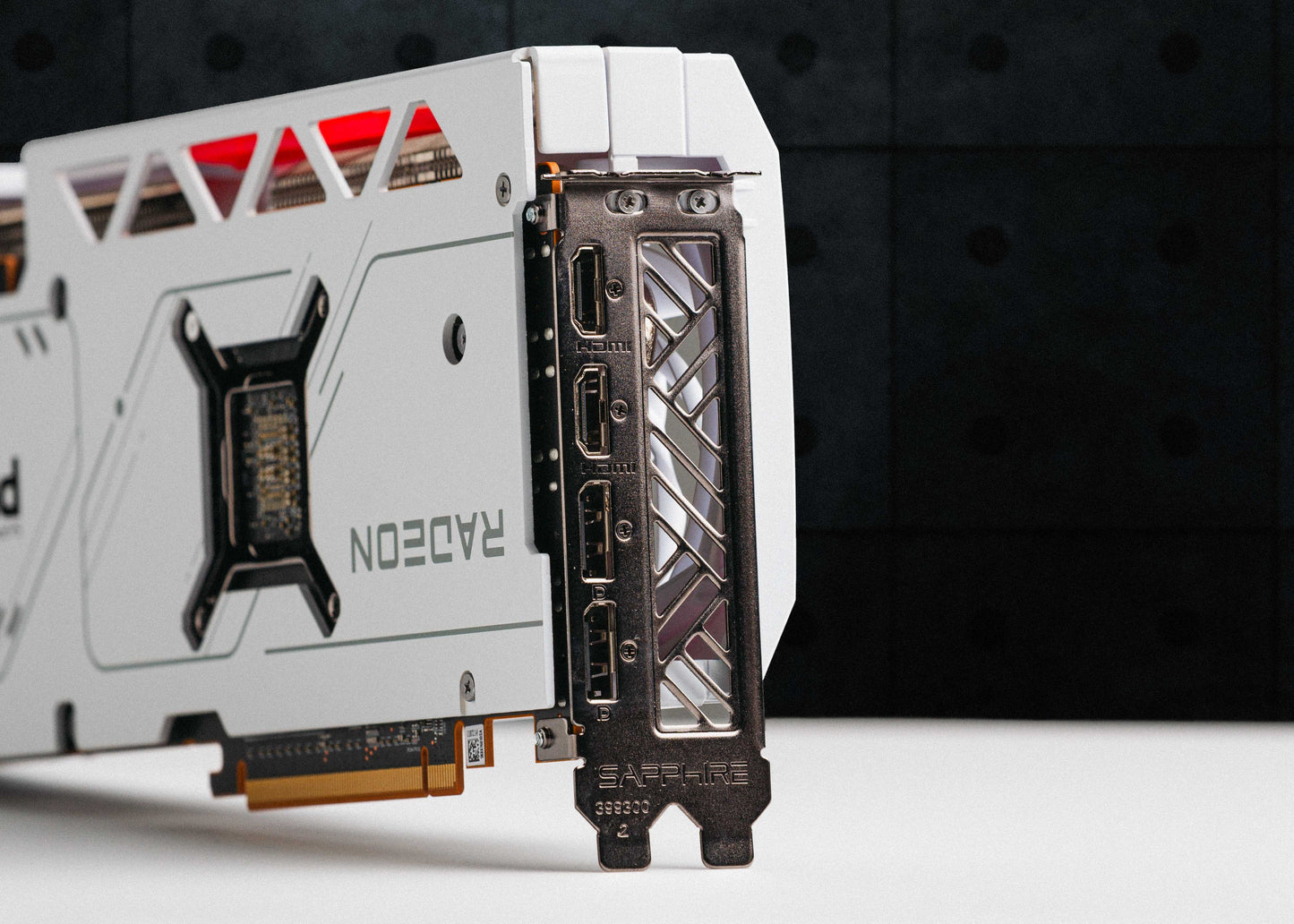 SAPPHIRE PURE AMD Radeon RX 7700 XT 12GB GDDR6 (11335-03)