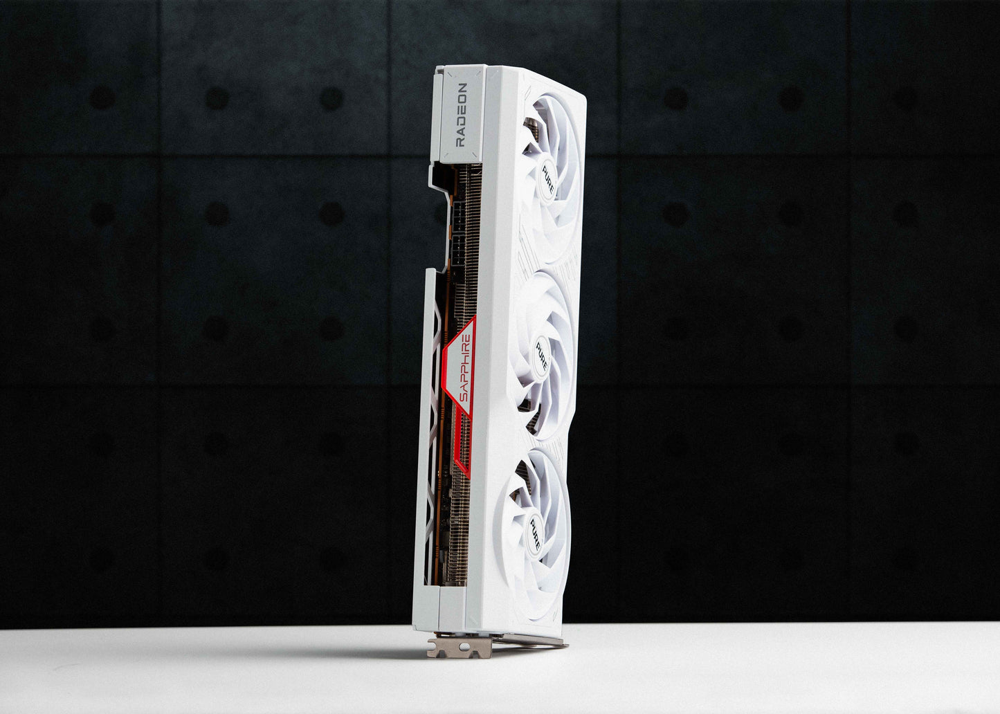 SAPPHIRE PURE AMD Radeon RX 7700 XT 12GB GDDR6 (11335-03)