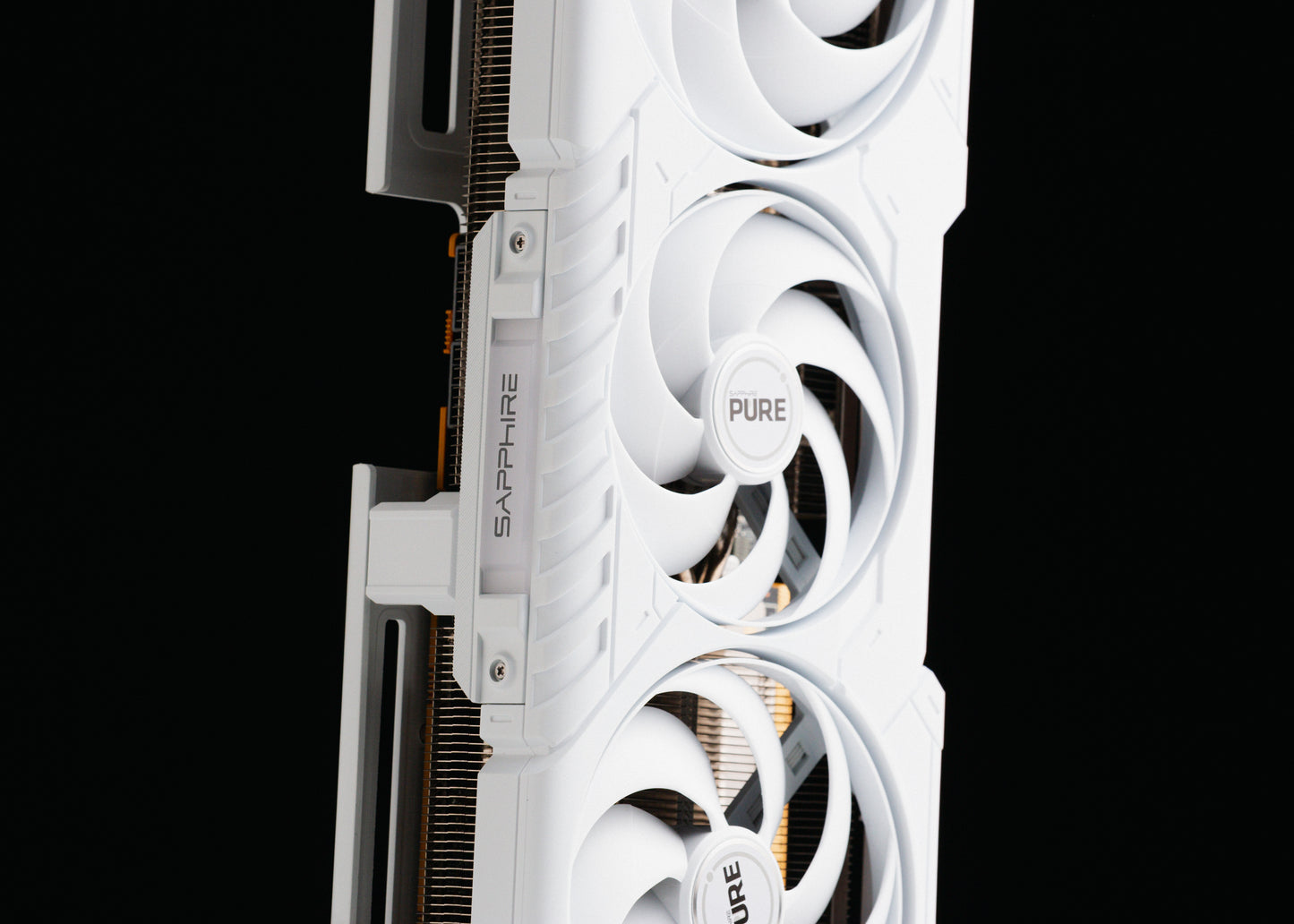 PURE AMD Radeon RX 9070XT 16GB GDDR6 (11348-02)
