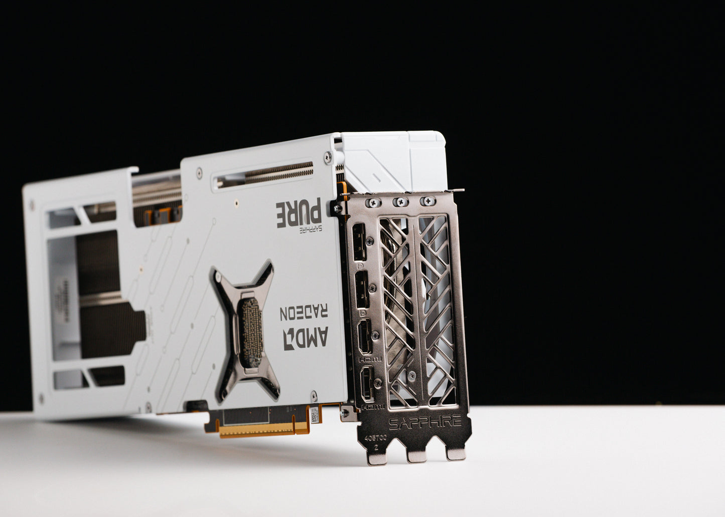 PURE AMD Radeon RX 9070XT 16GB GDDR6 (11348-02)