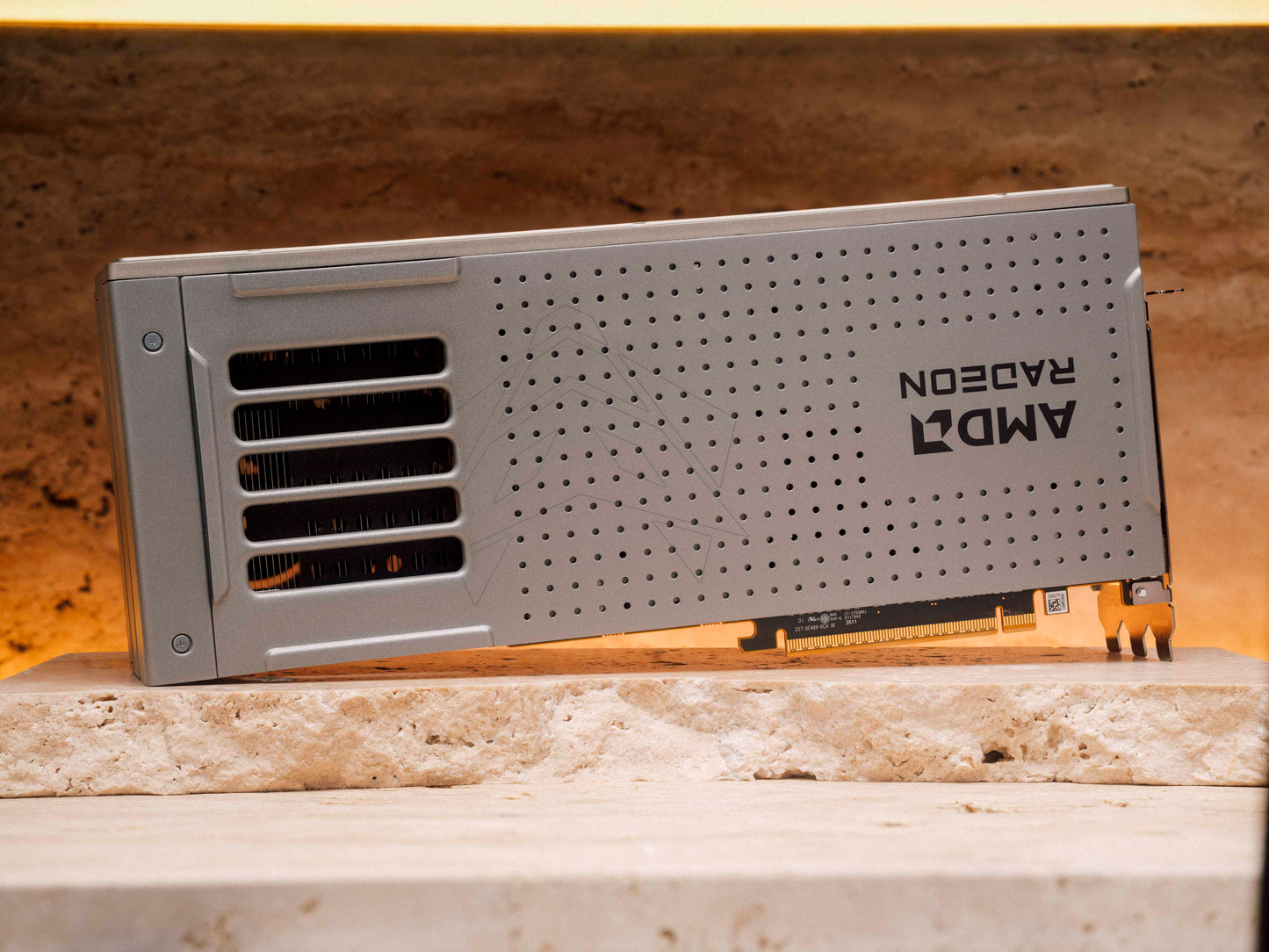 SAPPHIRE NITRO+ AMD Radeon RX 9070 XT 16GB GDDR6 (11348-01)