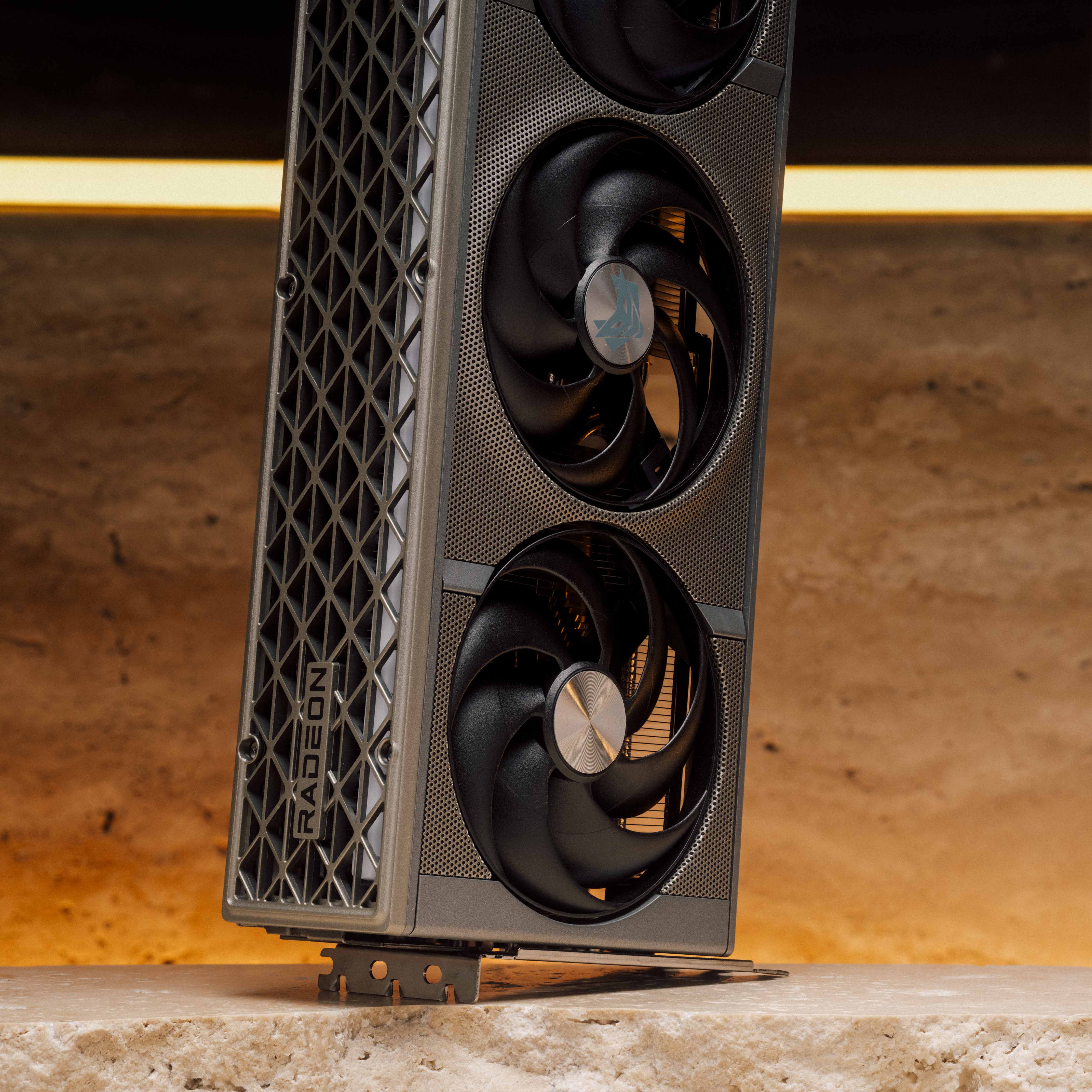 SAPPHIRE NITRO+ AMD Radeon RX 9070 XT 16GB GDDR6 (11348-01