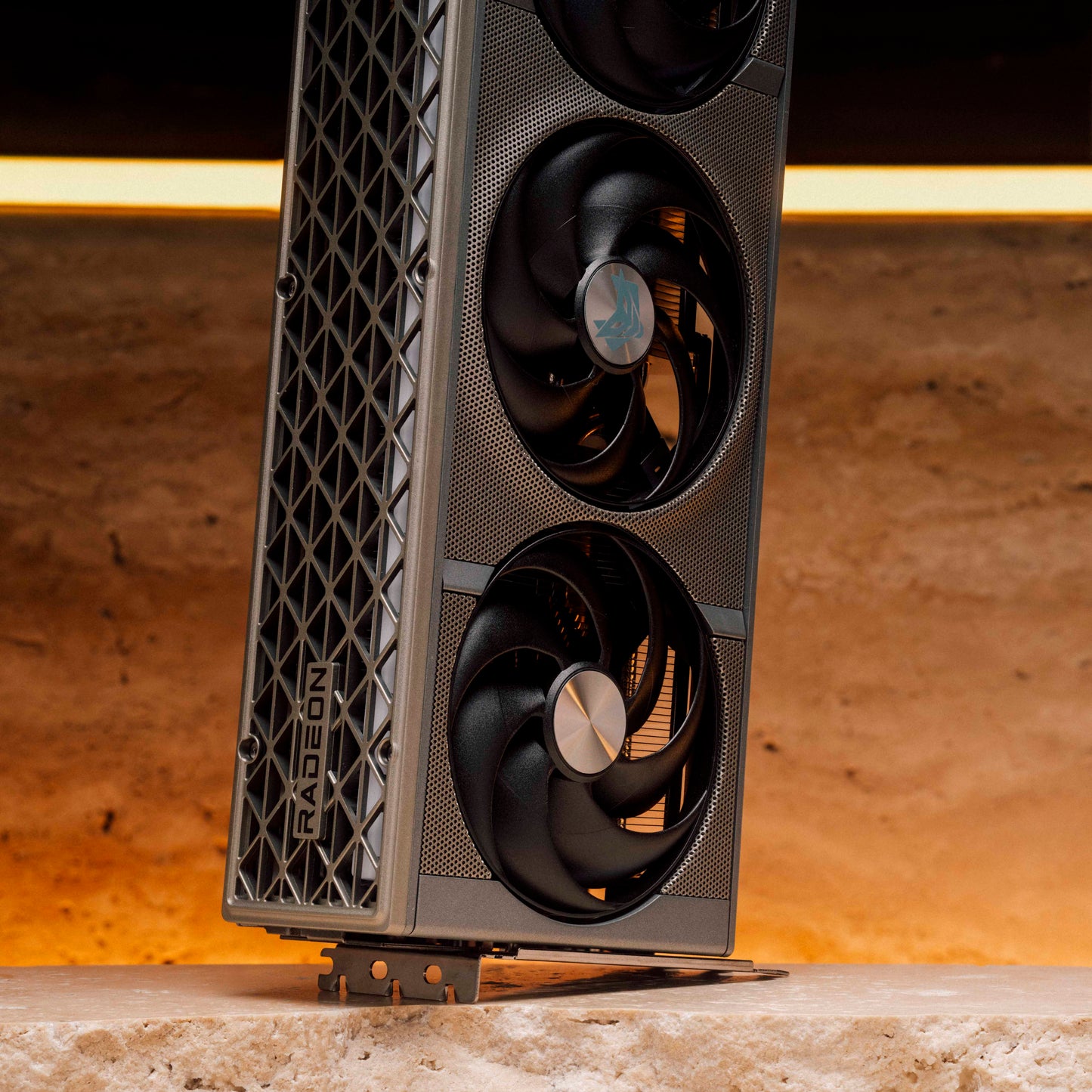 SAPPHIRE NITRO+ AMD Radeon RX 9070 XT 16GB GDDR6 (11348-01)