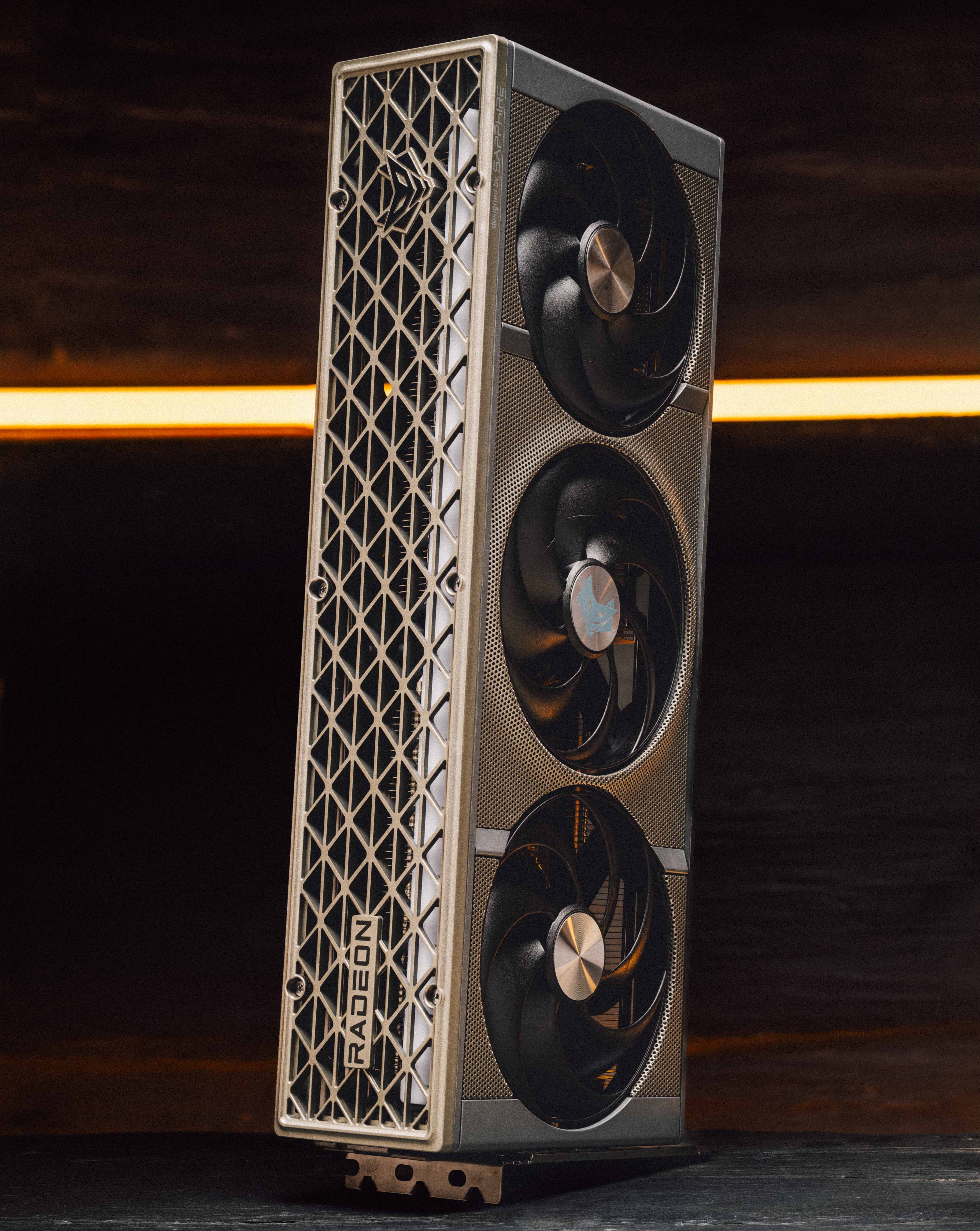 SAPPHIRE NITRO+ AMD Radeon RX 9070 XT 16GB GDDR6 (11348-01