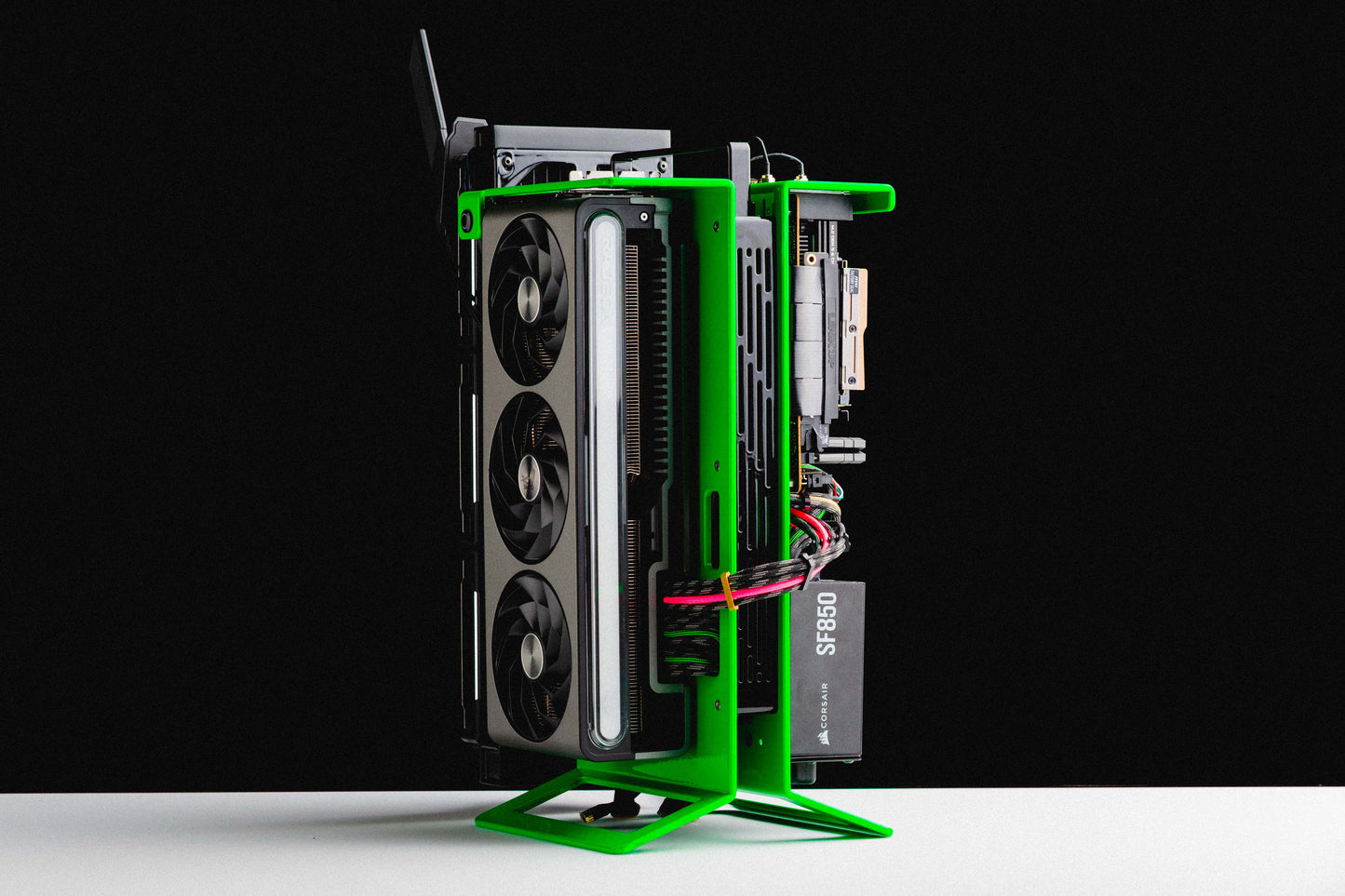 NIMBUS #001 - GREEN MACHINE - SFF - 9800x3D / 7900 XTX 24GB / 64GB / 4TB