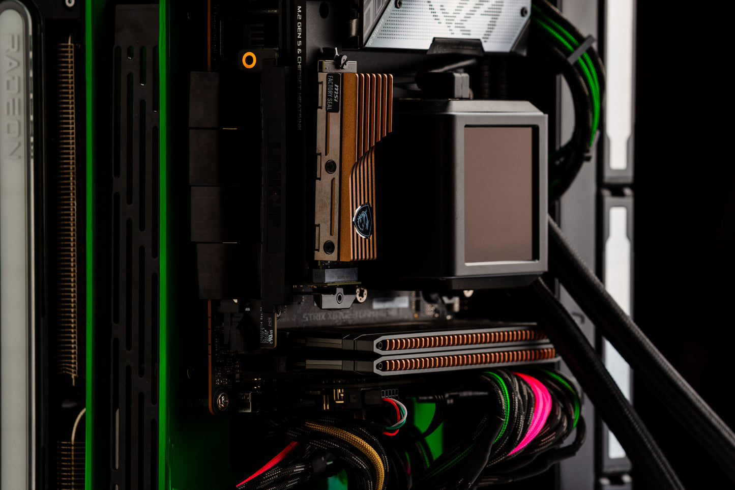 NIMBUS #001 - GREEN MACHINE - SFF - 9800x3D / 7900 XTX 24GB / 64GB / 4TB
