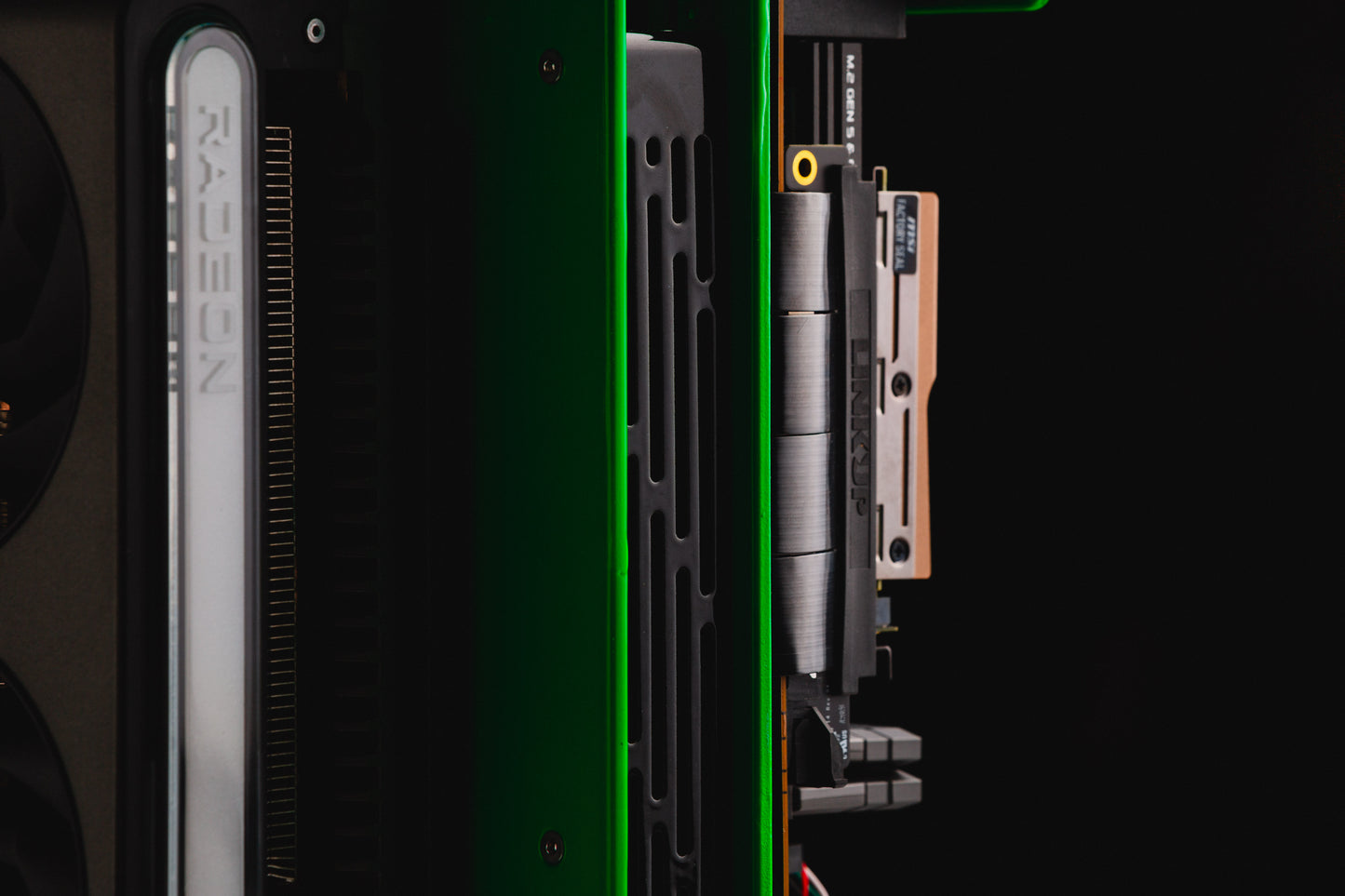 NIMBUS #001 - GREEN MACHINE - SFF - 9800x3D / 7900 XTX 24GB / 64GB / 4TB