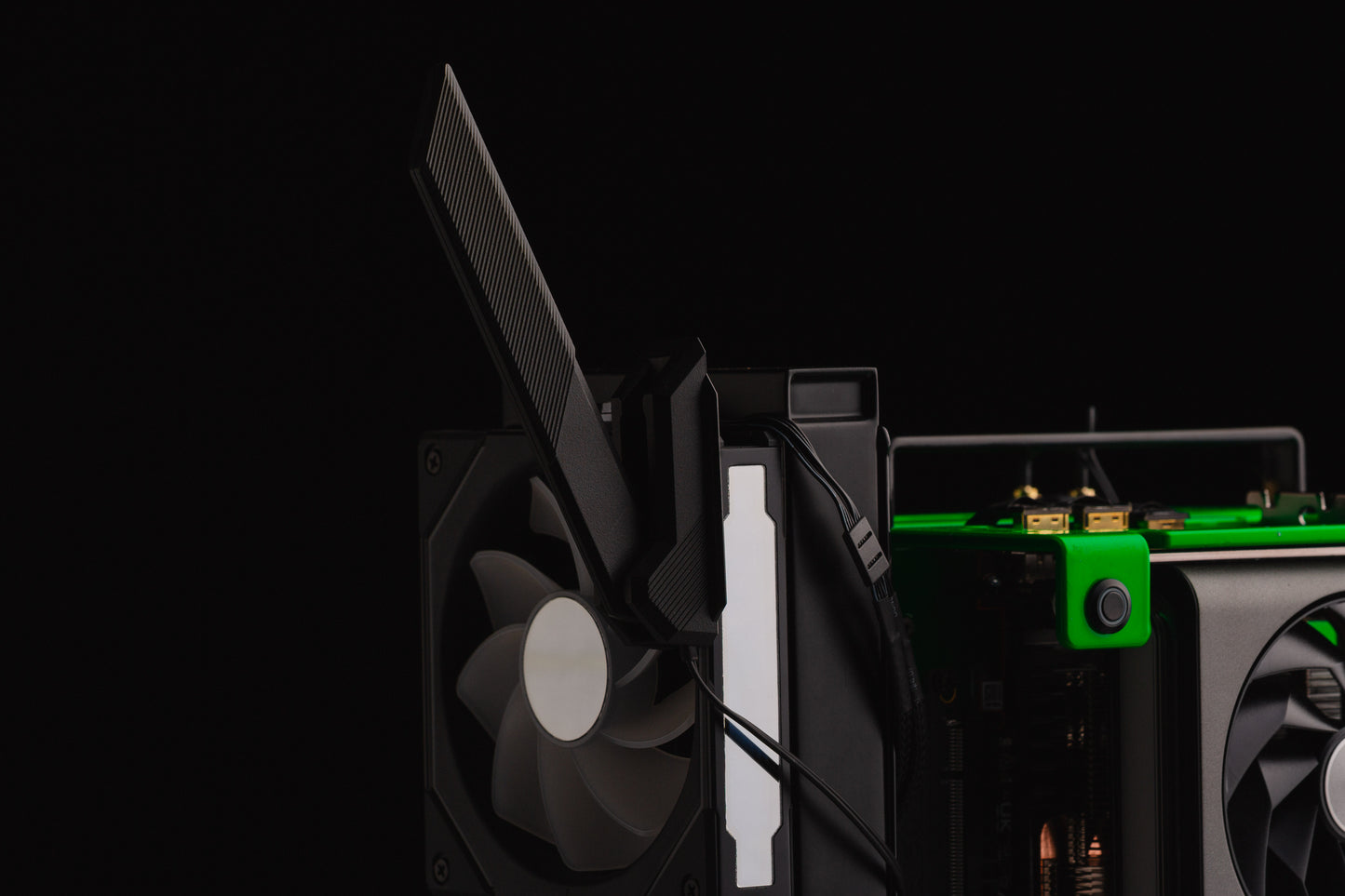 NIMBUS #001 - GREEN MACHINE - SFF - 9800x3D / 7900 XTX 24GB / 64GB / 4TB