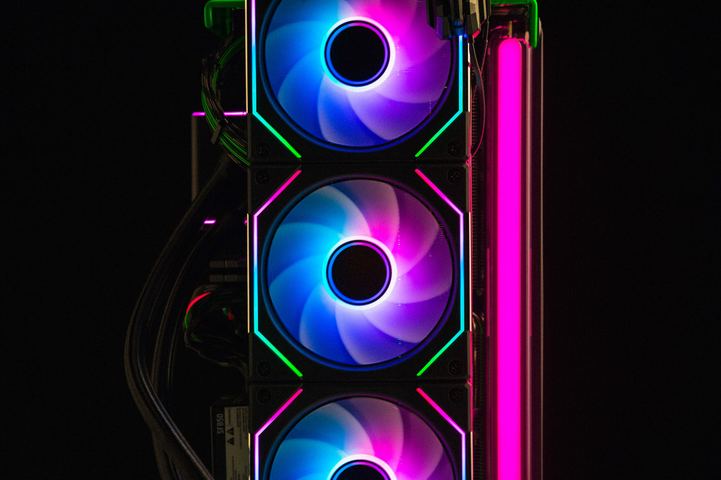 NIMBUS #001 - GREEN MACHINE - SFF - 9800x3D / 7900 XTX 24GB / 64GB / 4TB