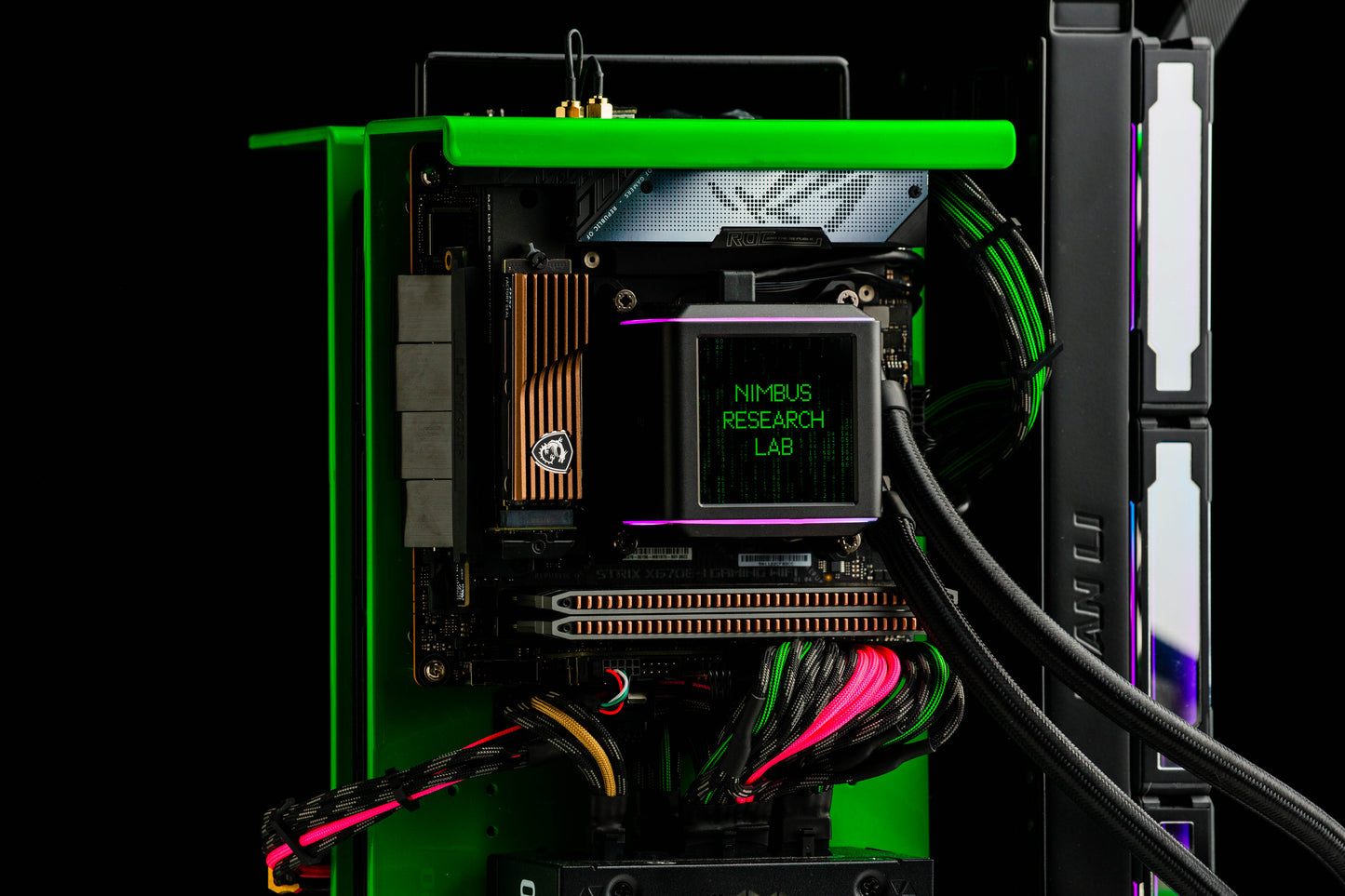 NIMBUS #001 - GREEN MACHINE - SFF - 9800x3D / 7900 XTX 24GB / 64GB / 4TB