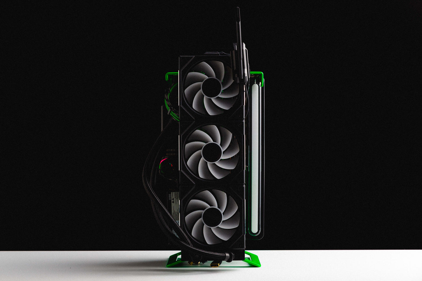 NIMBUS #001 - GREEN MACHINE - SFF - 9800x3D / 7900 XTX 24GB / 64GB / 4TB