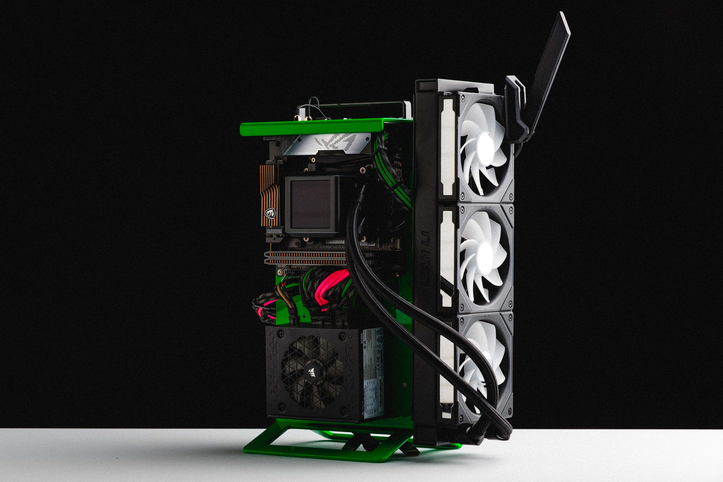 NIMBUS #001 - GREEN MACHINE - SFF - 9800x3D / 7900 XTX 24GB / 64GB / 4TB