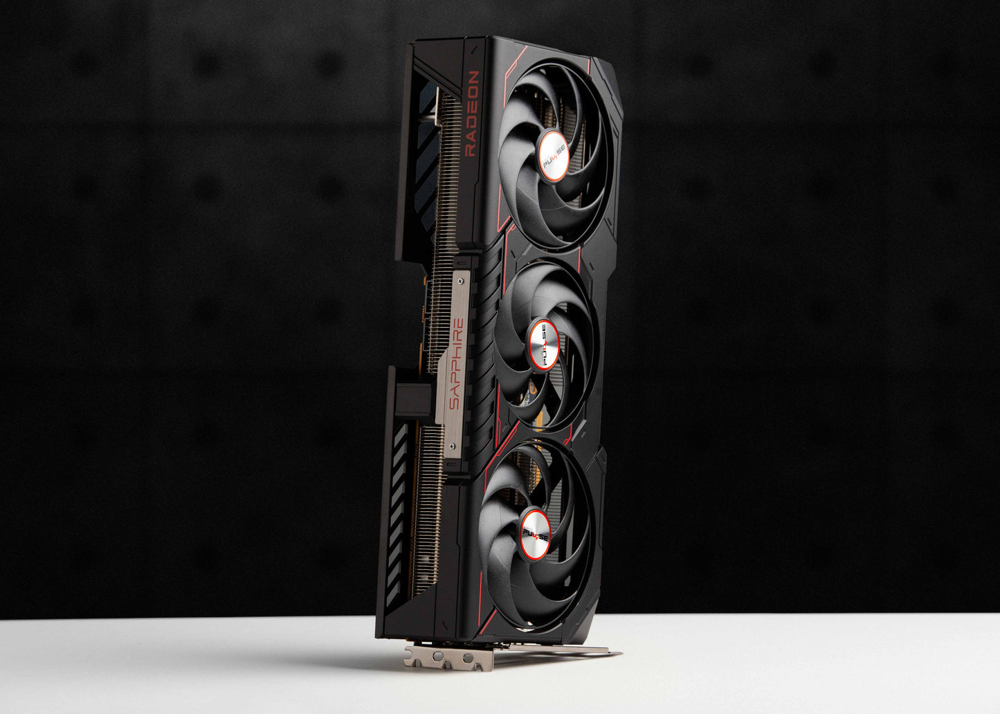 SAPPHIRE PULSE AMD Radeon RX 9070 XT 16GB GDDR6 (11348-03)