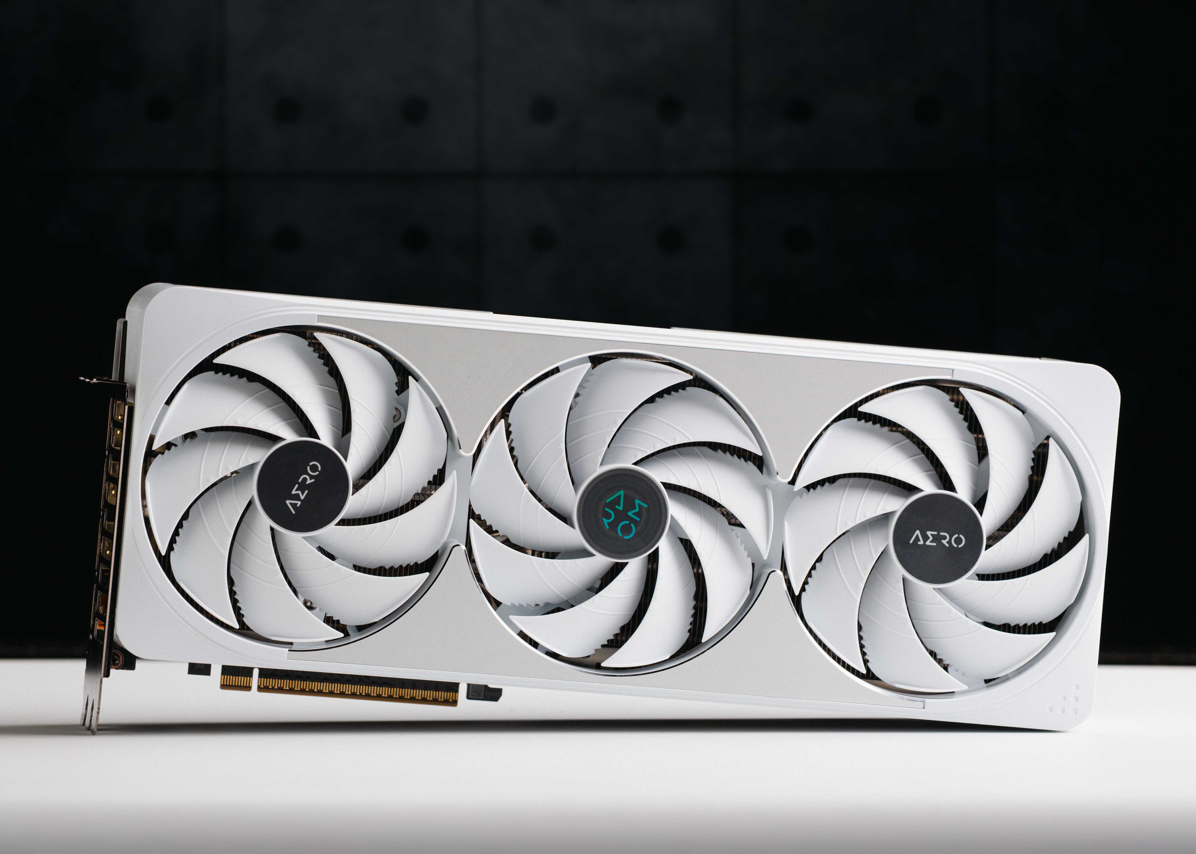 Gigabyte GeForce RTX 5070 Ti AERO OC 16G GDDR7 (GV-N507TWF3OC-16GD