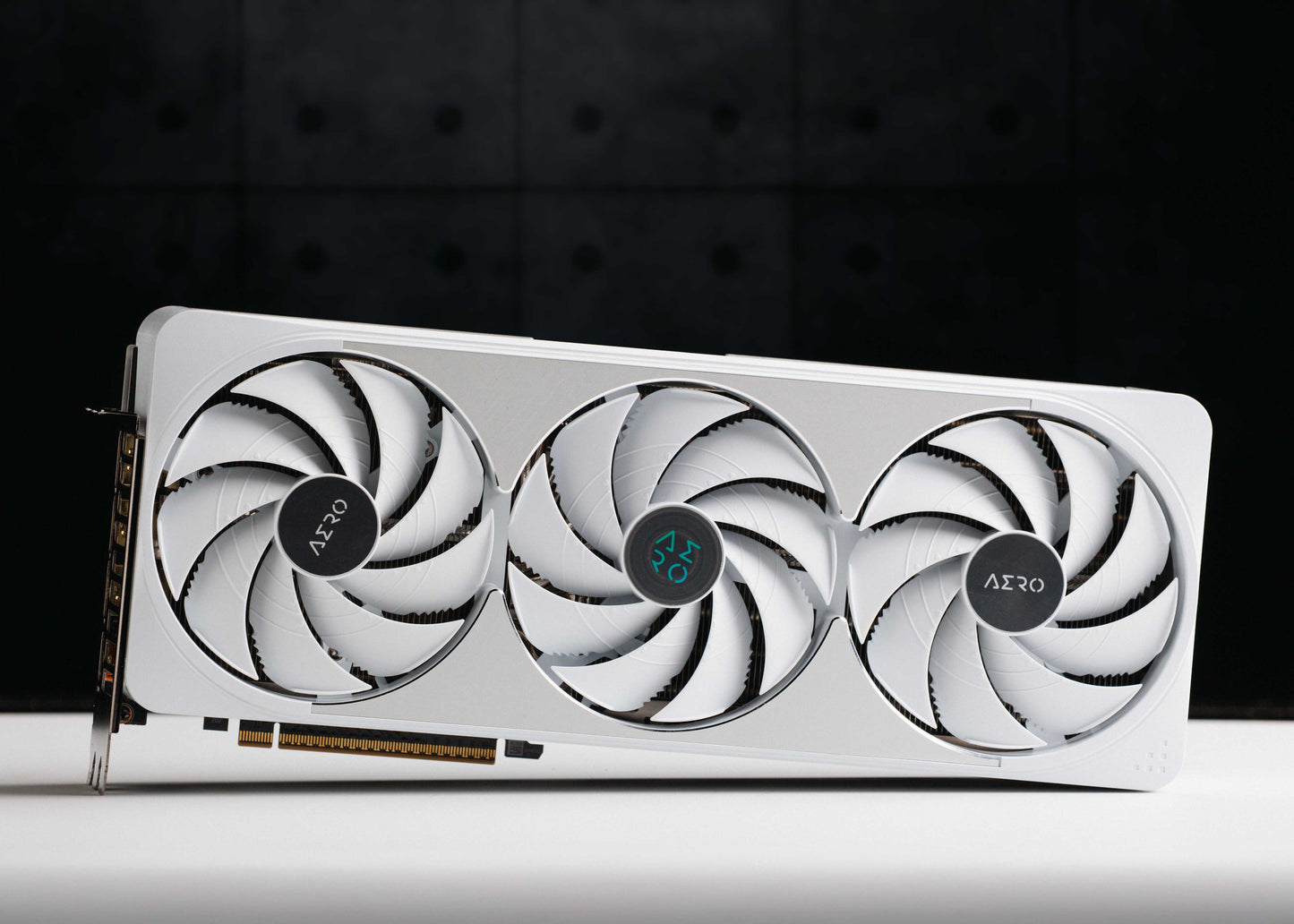 Gigabyte GeForce RTX 5070 Ti AERO OC 16G GDDR7 (GV-N507TWF3OC-16GD)