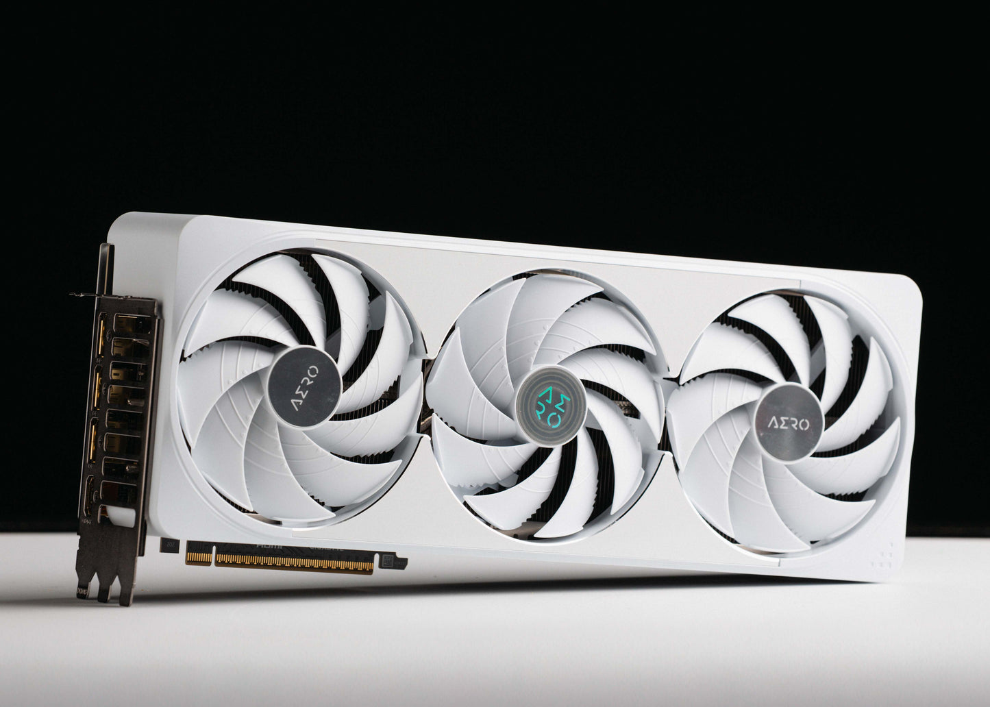 Gigabyte GeForce RTX 5070 Ti AERO OC 16G GDDR7 (GV-N507TWF3OC-16GD)