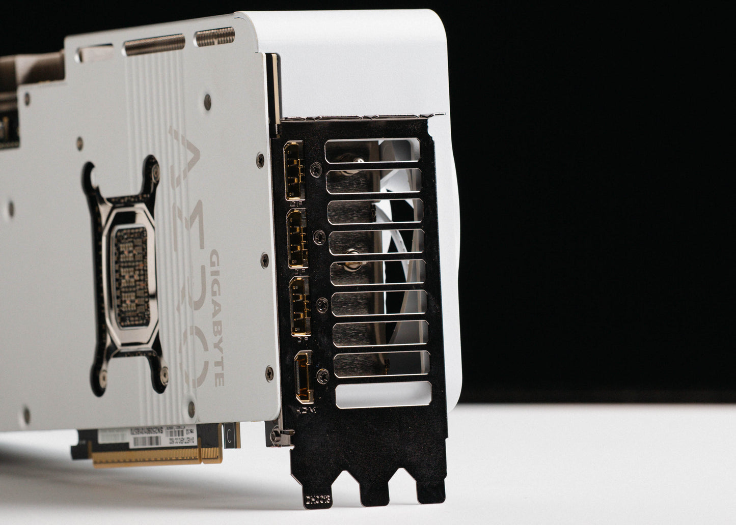 Gigabyte GeForce RTX 5070 Ti AERO OC 16G GDDR7 (GV-N507TWF3OC-16GD)