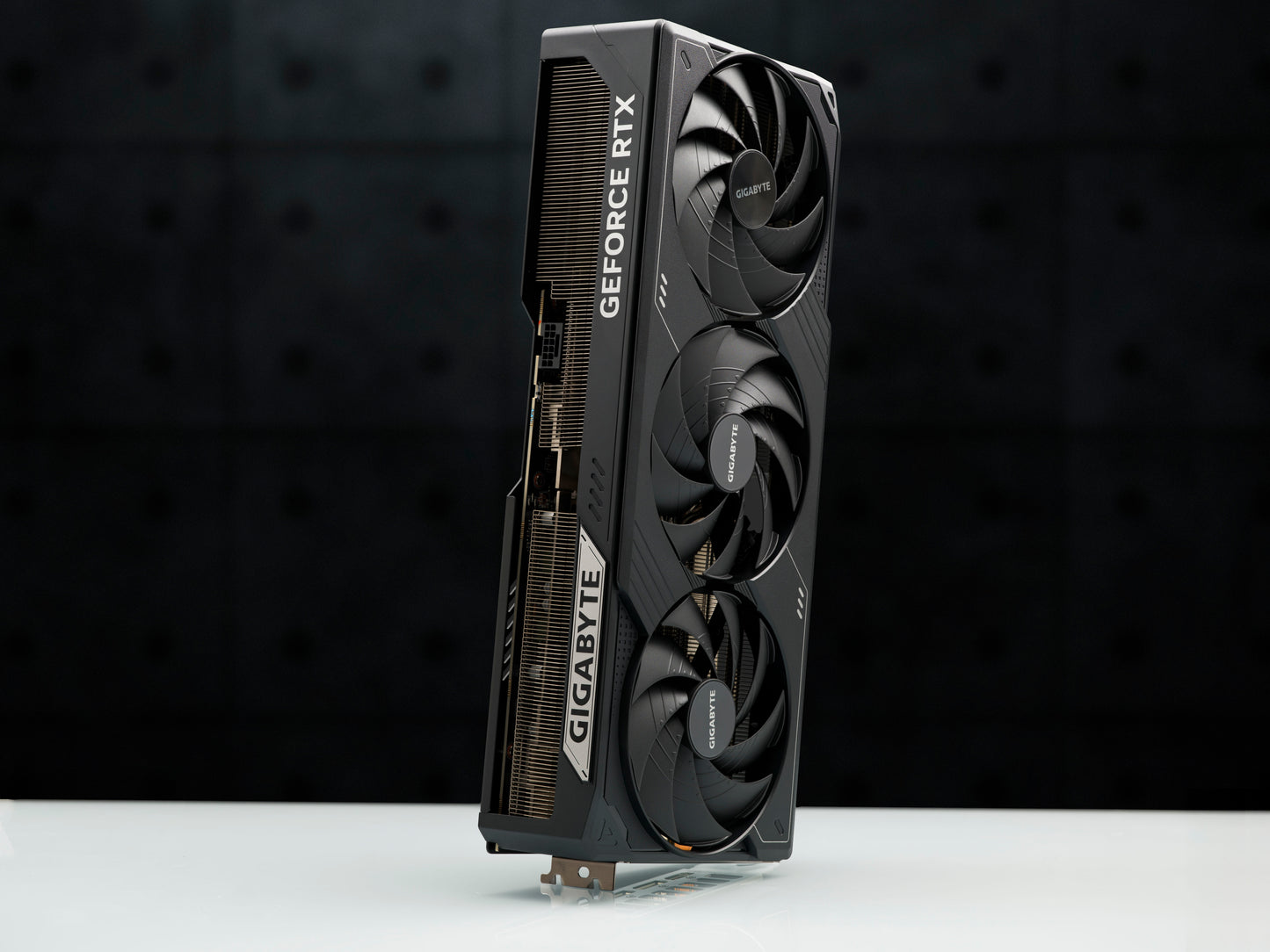 GIGABYTE GeForce RTX 5090 WINDFORCE OC 32GB GDDR7 (GV-N5090WF3OC-32GD)